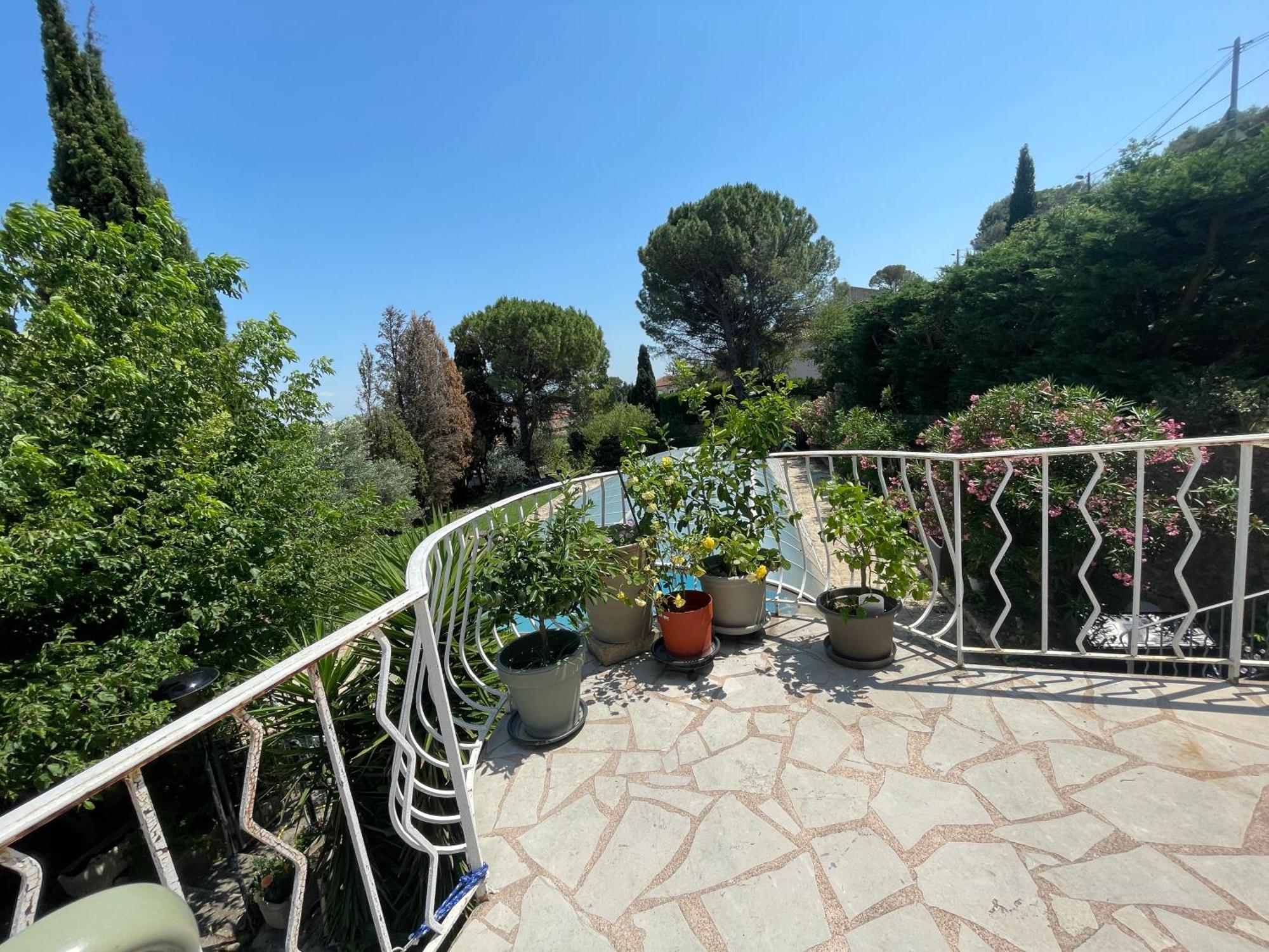 Orange Villa *